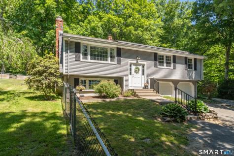 339 Boston Post Road East Lyme CT 06333