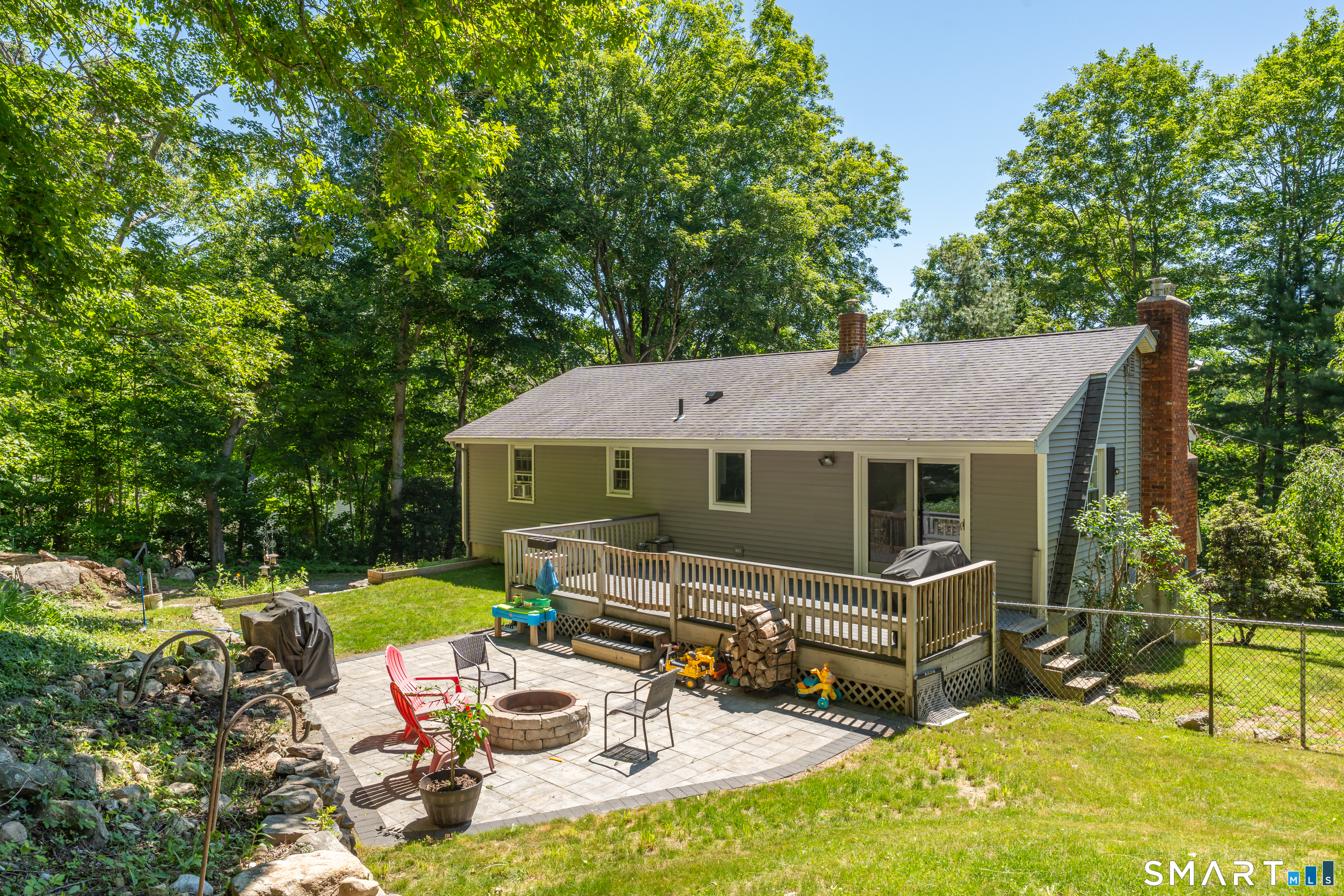 339 Boston Post Road East Lyme CT 06333