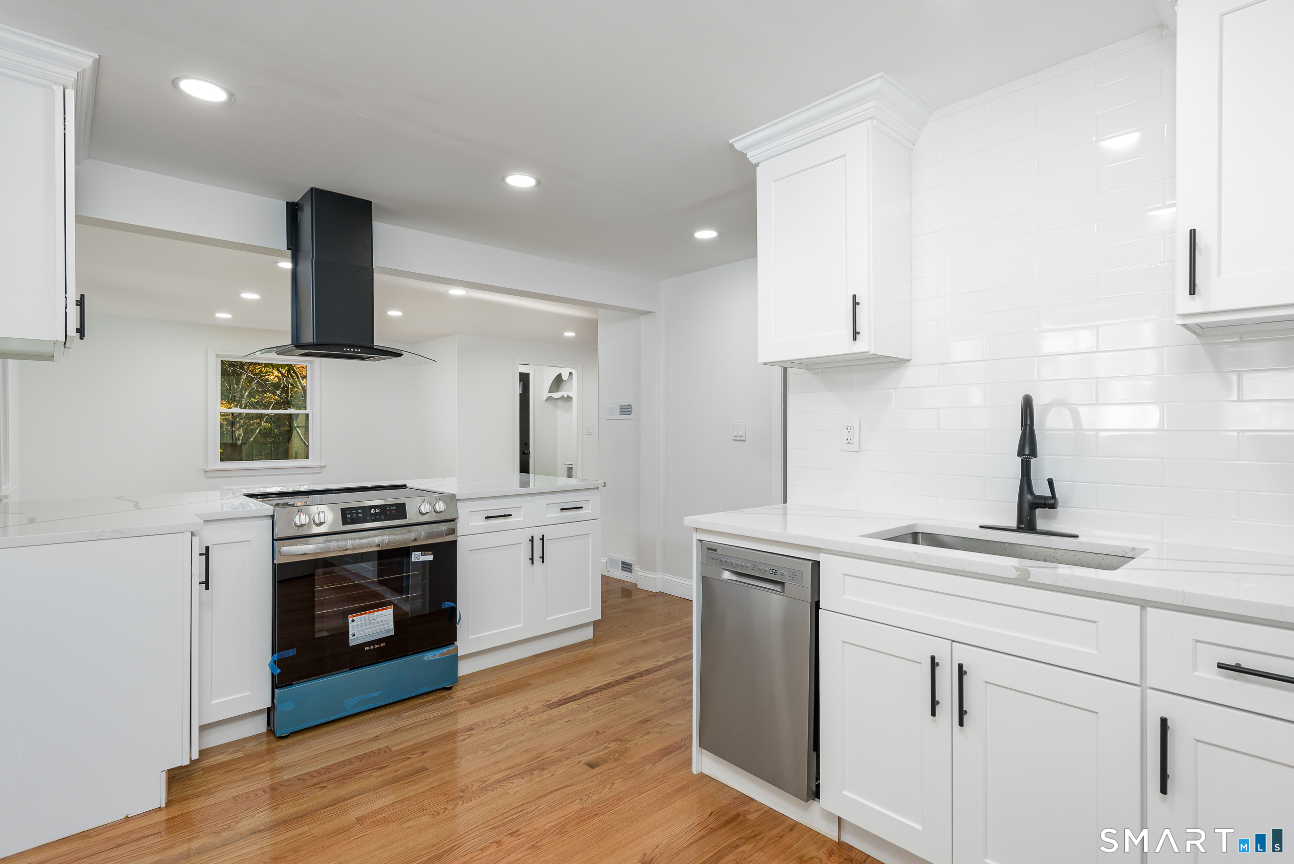 27 Vernon Street Hamden CT 06518