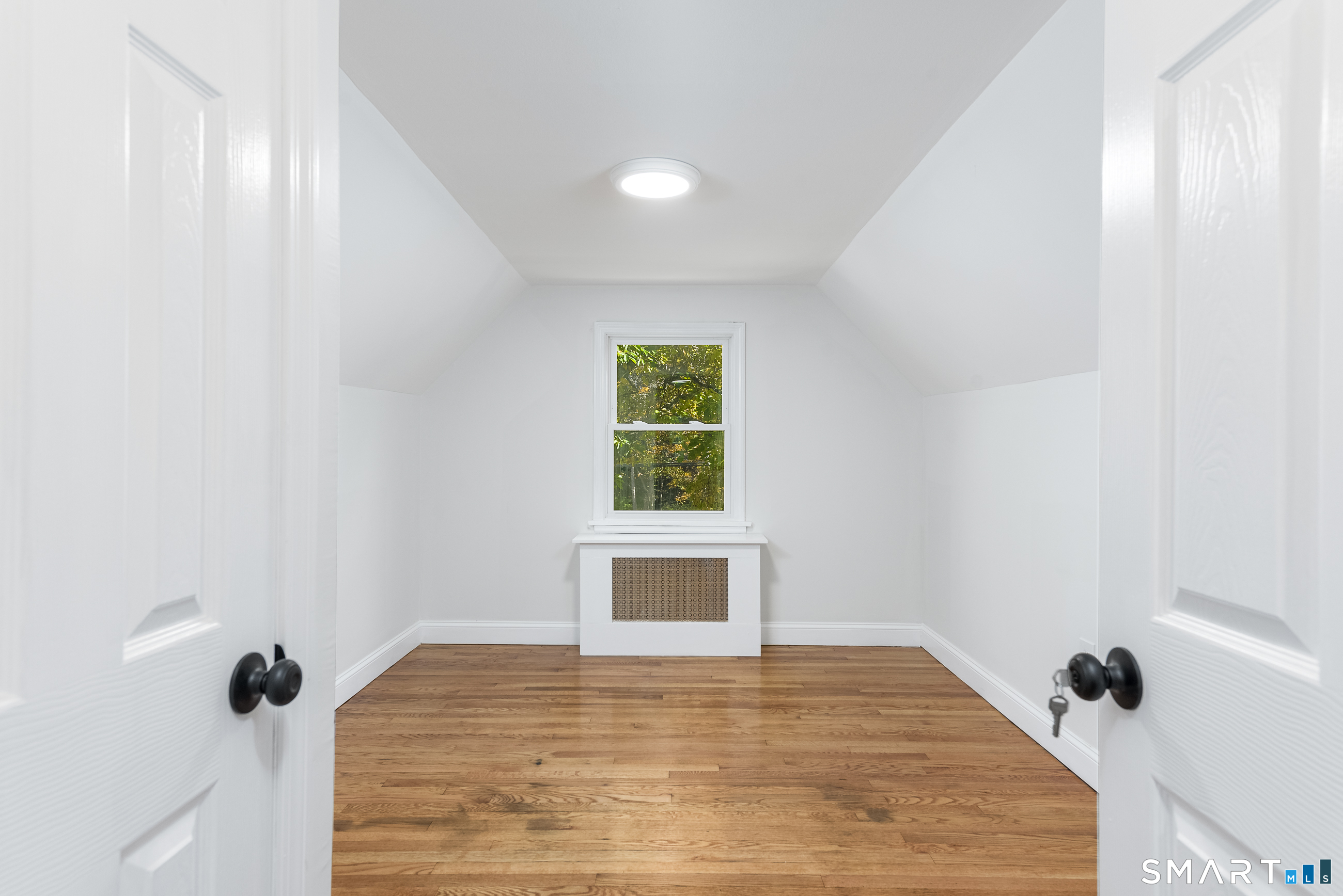 27 Vernon Street Hamden CT 06518