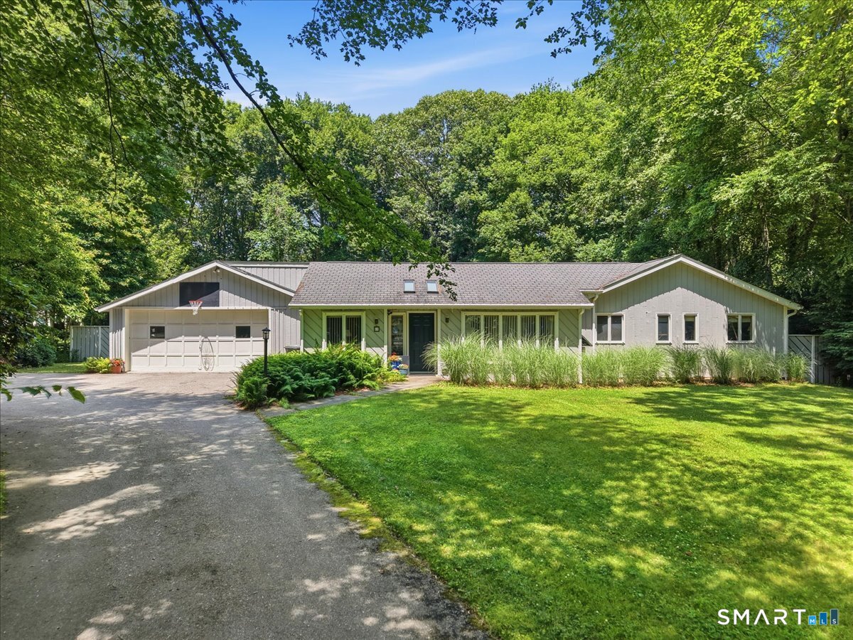 15 Mitchell Drive East Lyme CT 06357