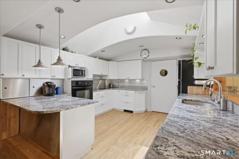 15 Mitchell Drive East Lyme CT 06357