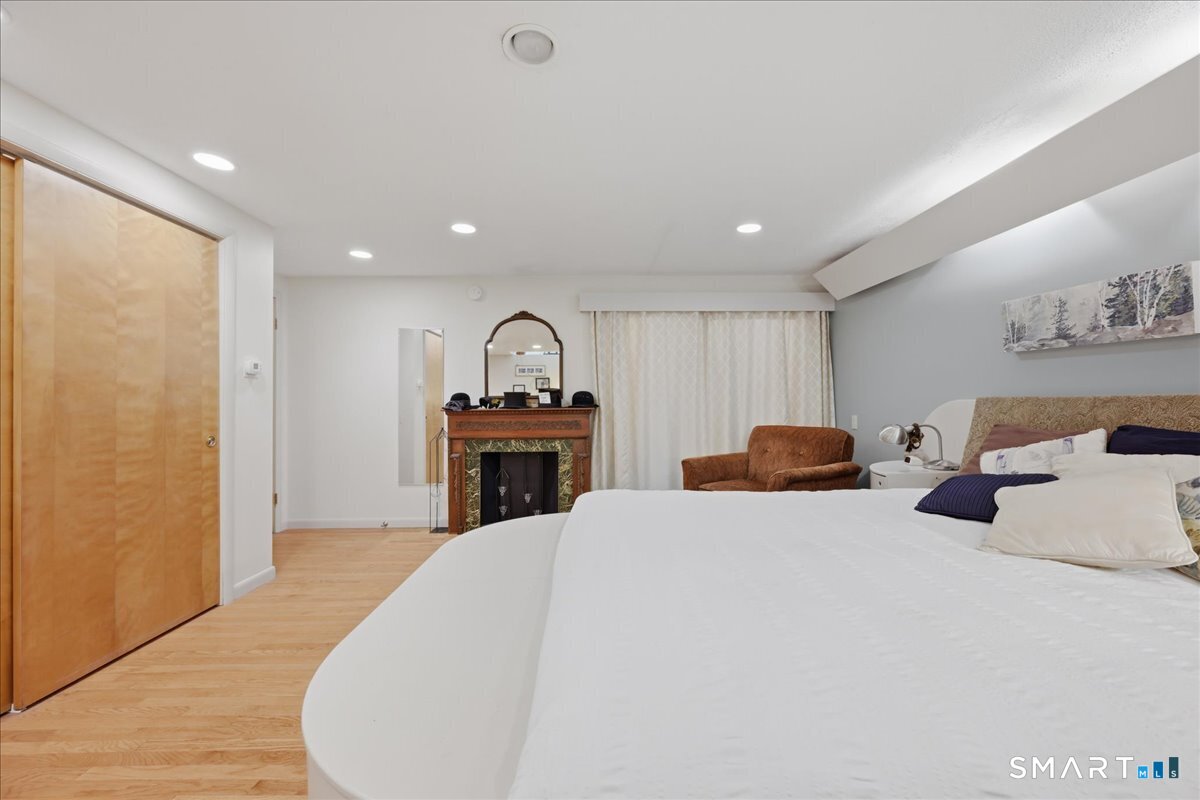 15 Mitchell Drive East Lyme CT 06357