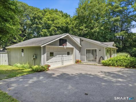15 Mitchell Drive East Lyme CT 06357