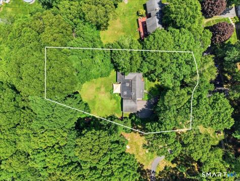 15 Mitchell Drive East Lyme CT 06357