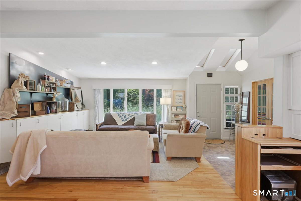 15 Mitchell Drive East Lyme CT 06357