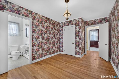 32 East Main Street Stonington CT 06378