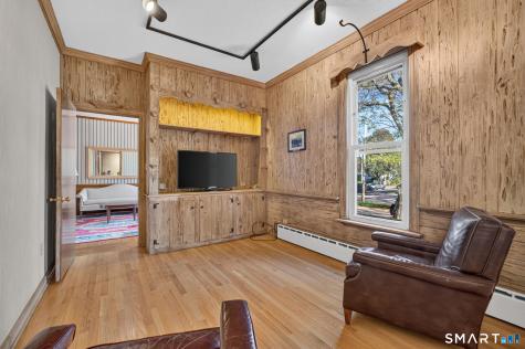 32 East Main Street Stonington CT 06378