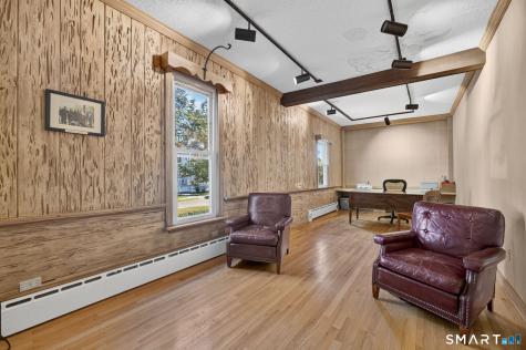 32 East Main Street Stonington CT 06378