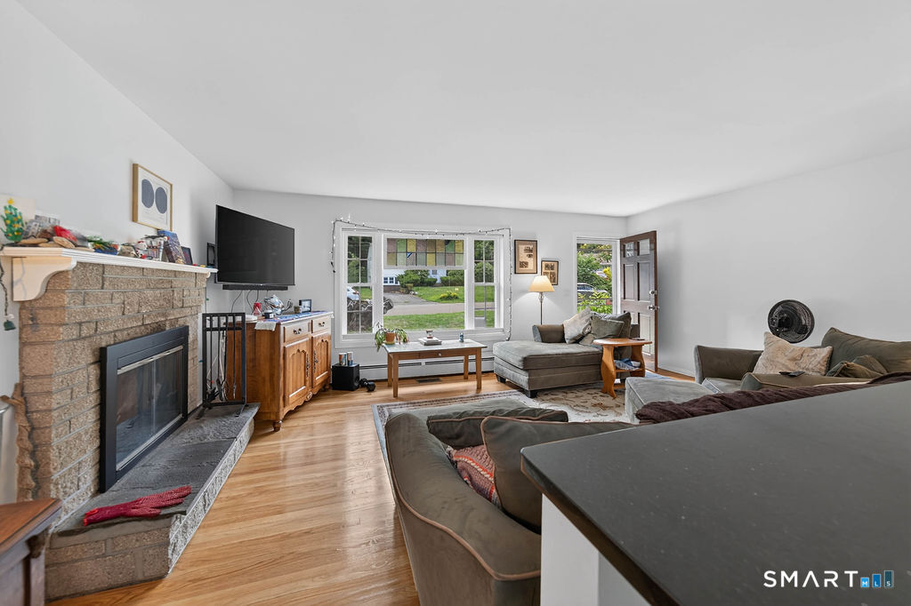 11 Jeffrey Lane Branford CT 06405