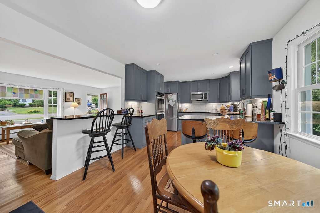 11 Jeffrey Lane Branford CT 06405