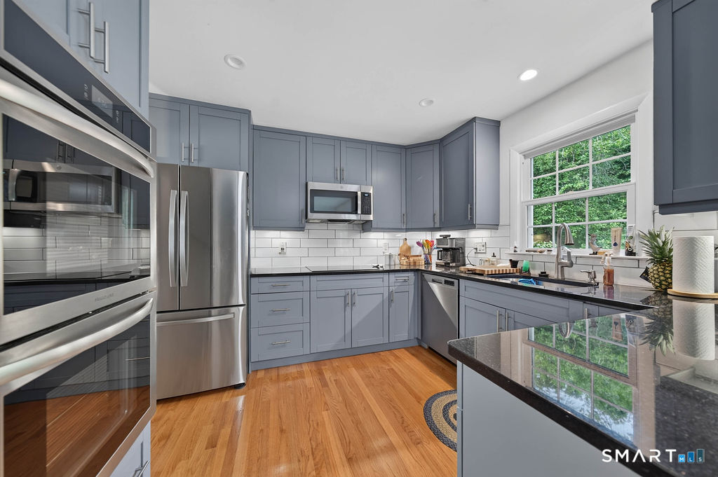 11 Jeffrey Lane Branford CT 06405