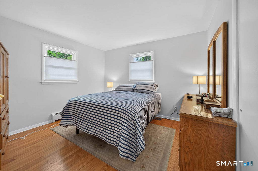 11 Jeffrey Lane Branford CT 06405