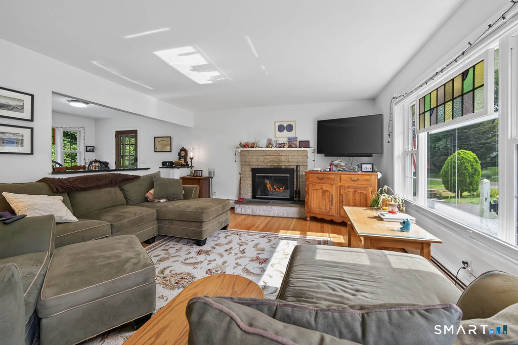 11 Jeffrey Lane Branford CT 06405