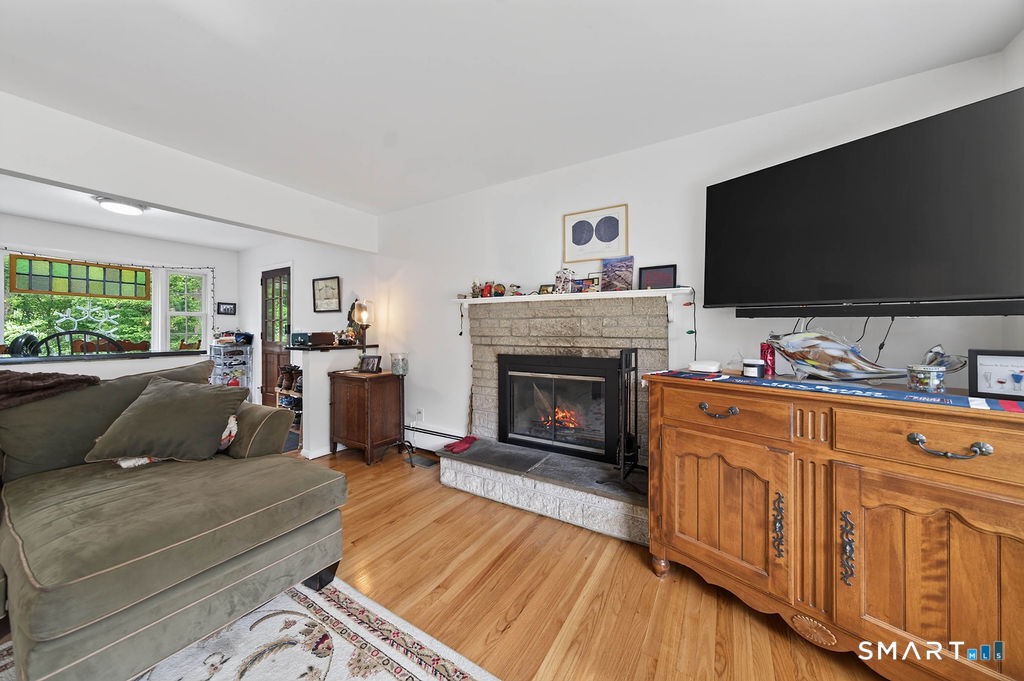 11 Jeffrey Lane Branford CT 06405