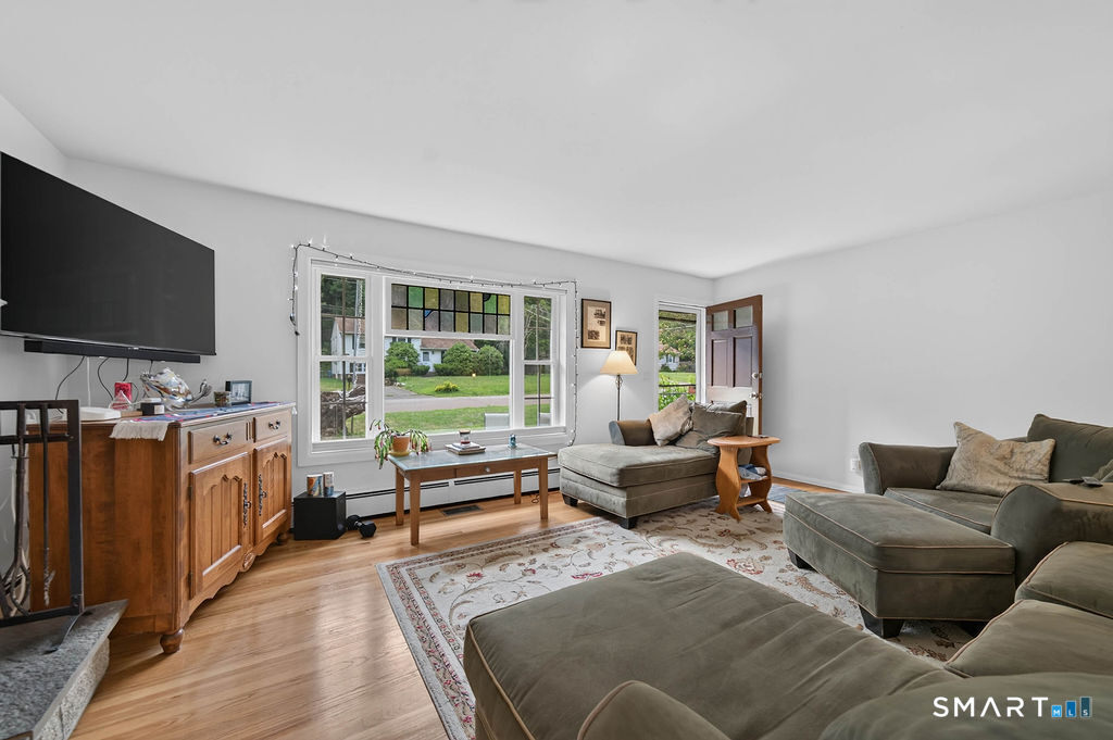 11 Jeffrey Lane Branford CT 06405