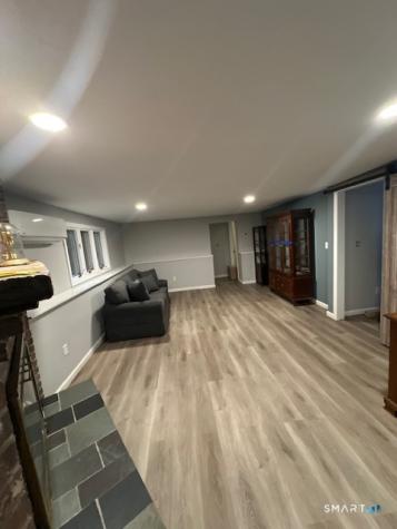 16 Stevens Street Windsor Locks CT 06096