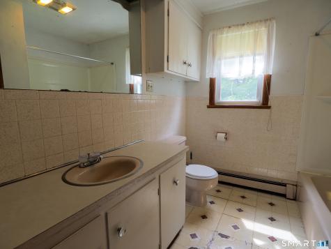 52 Phoenix Avenue Naugatuck CT 06770