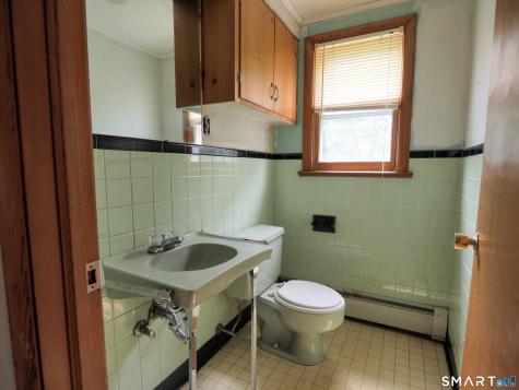 52 Phoenix Avenue Naugatuck CT 06770