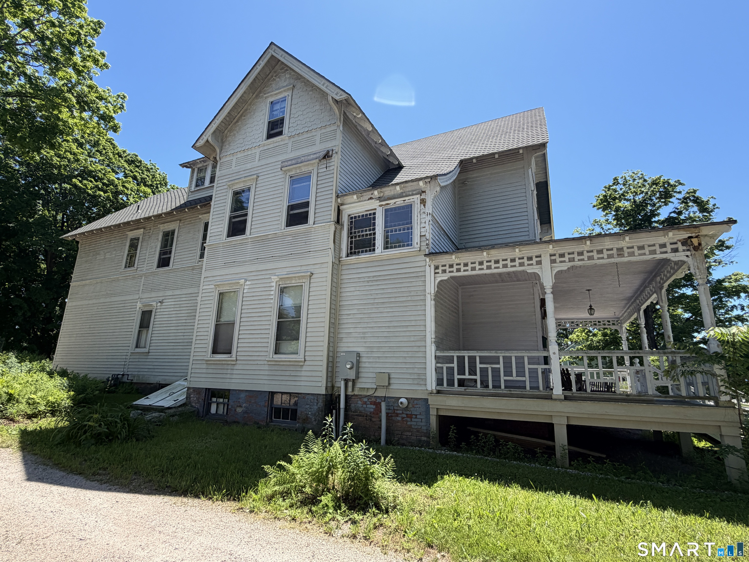 33 Church Street Guilford CT 06437