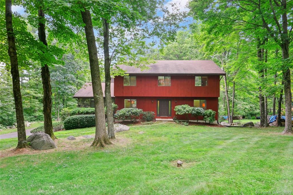 11 Woods Way New Fairfield CT 06812
