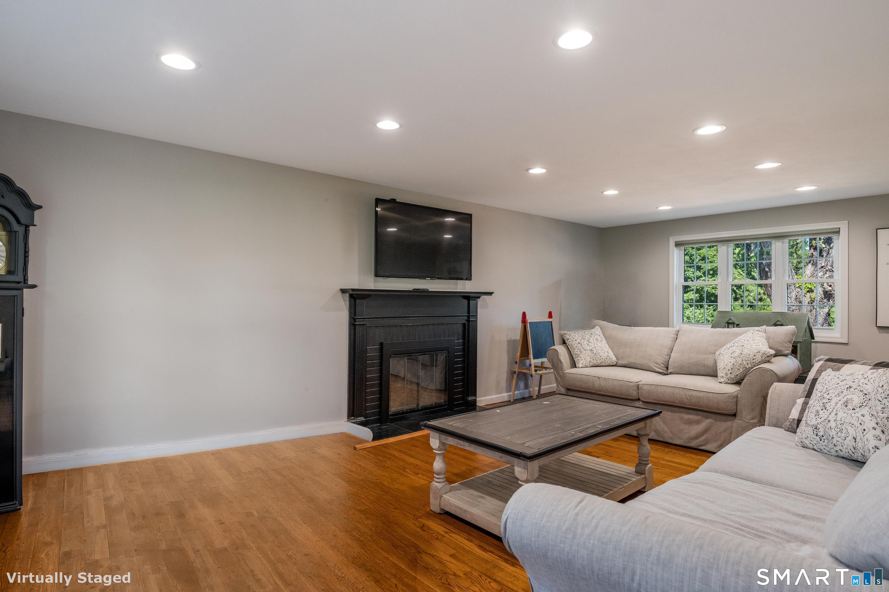 170 Mungertown Road Madison CT 06443