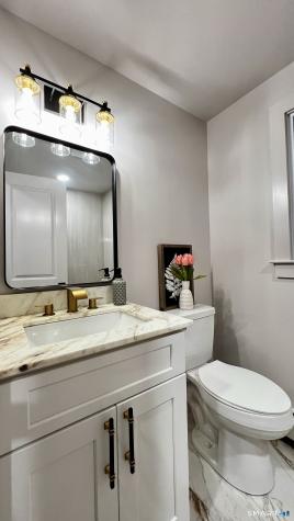 32 Forest North Court Hamden CT 06518
