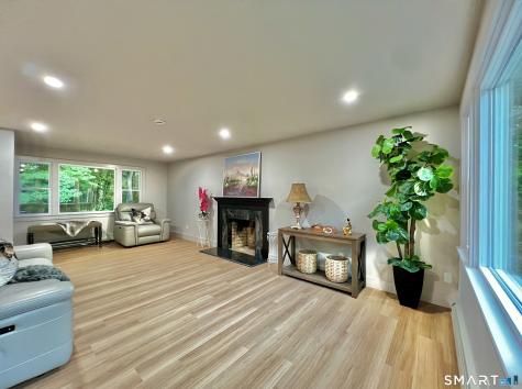 32 Forest North Court Hamden CT 06518