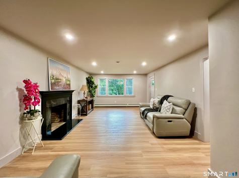 32 Forest North Court Hamden CT 06518