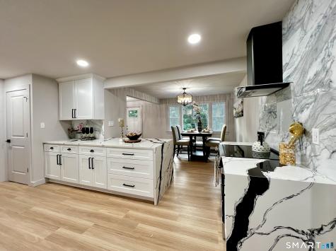 32 Forest North Court Hamden CT 06518