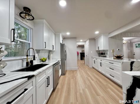32 Forest North Court Hamden CT 06518