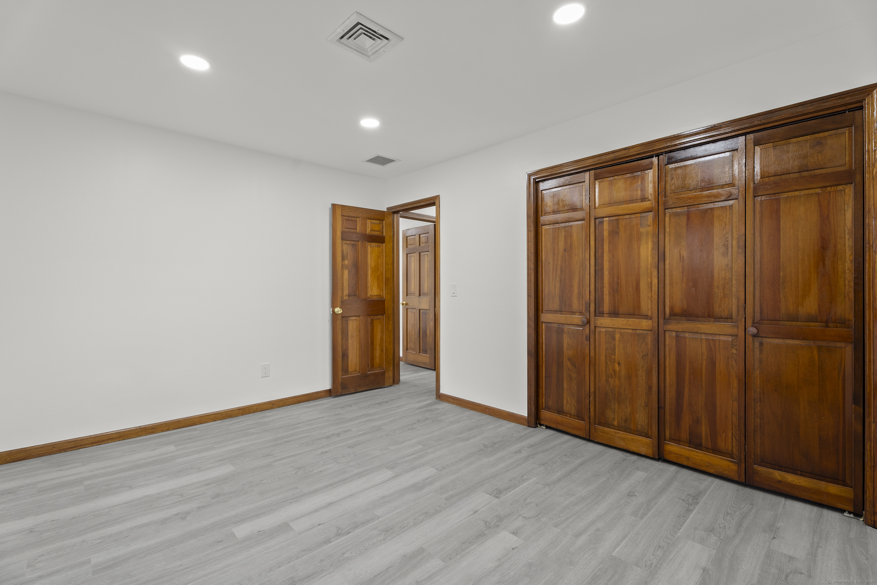 132 Linsley Lake Road Branford CT 06471