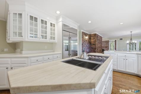 45 Longview Road Avon CT 06001