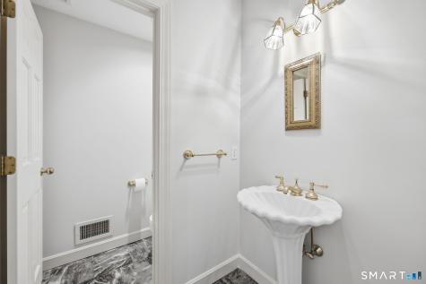 45 Longview Road Avon CT 06001