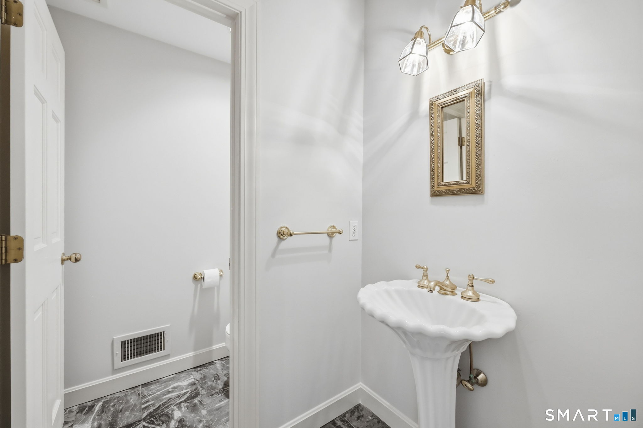 45 Longview Road Avon CT 06001