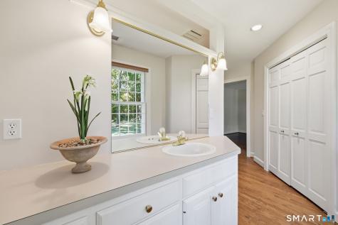 45 Longview Road Avon CT 06001