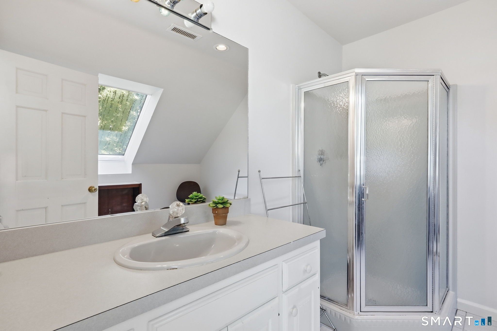45 Longview Road Avon CT 06001