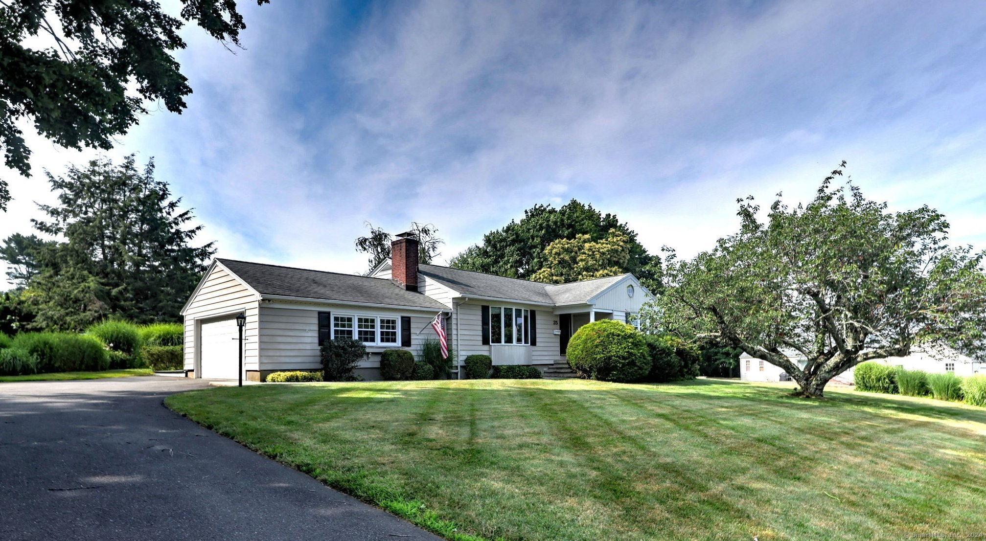 25 Thorburn Avenue Trumbull CT 06611