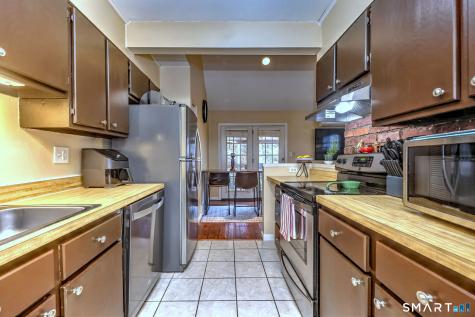 41 Chatham Lane Bristol CT 06010