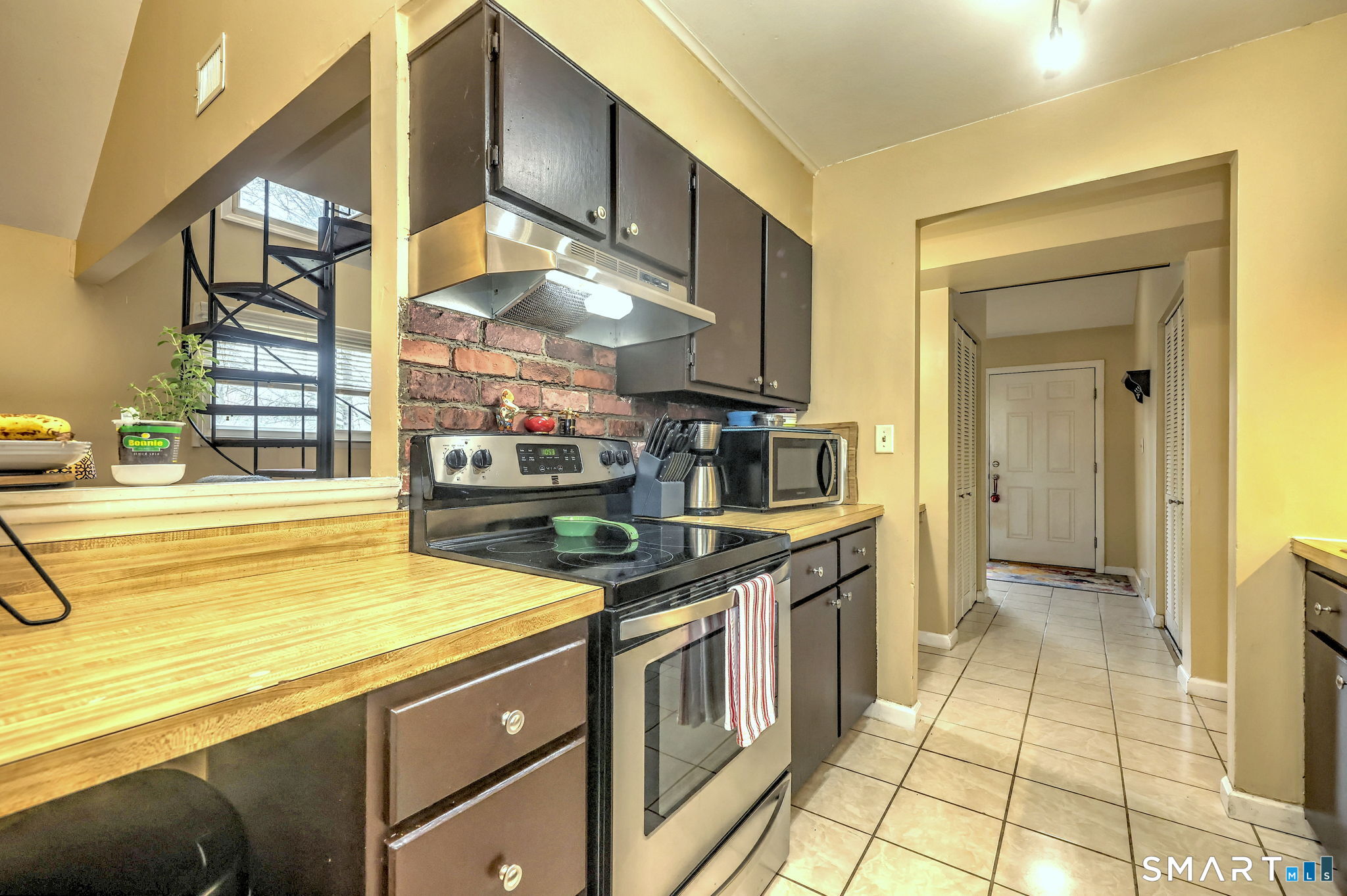 41 Chatham Lane Bristol CT 06010