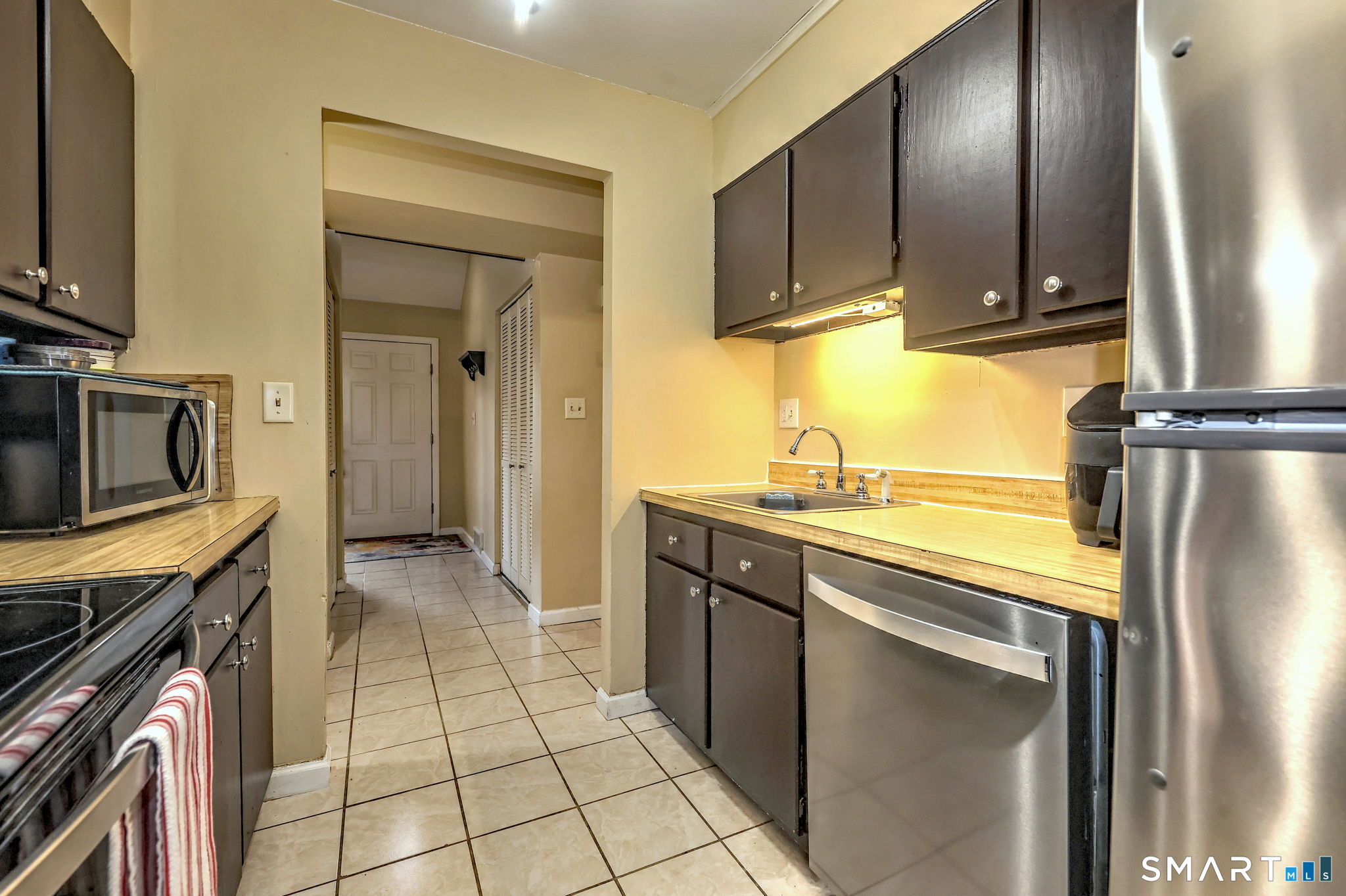 41 Chatham Lane Bristol CT 06010