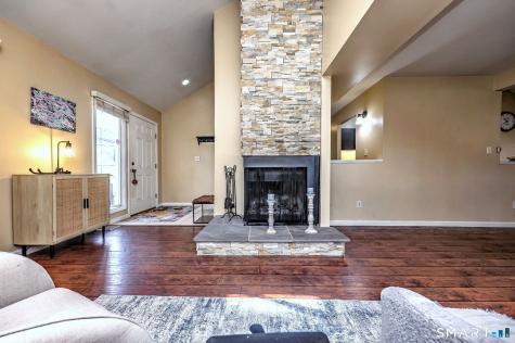 41 Chatham Lane Bristol CT 06010