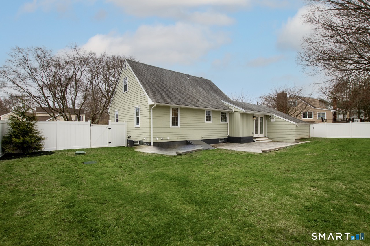 18 Maple Street Trumbull CT 06611