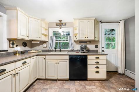 44 Climax Road Simsbury CT 06070