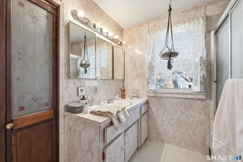 556 Boswell Avenue Norwich CT 06360