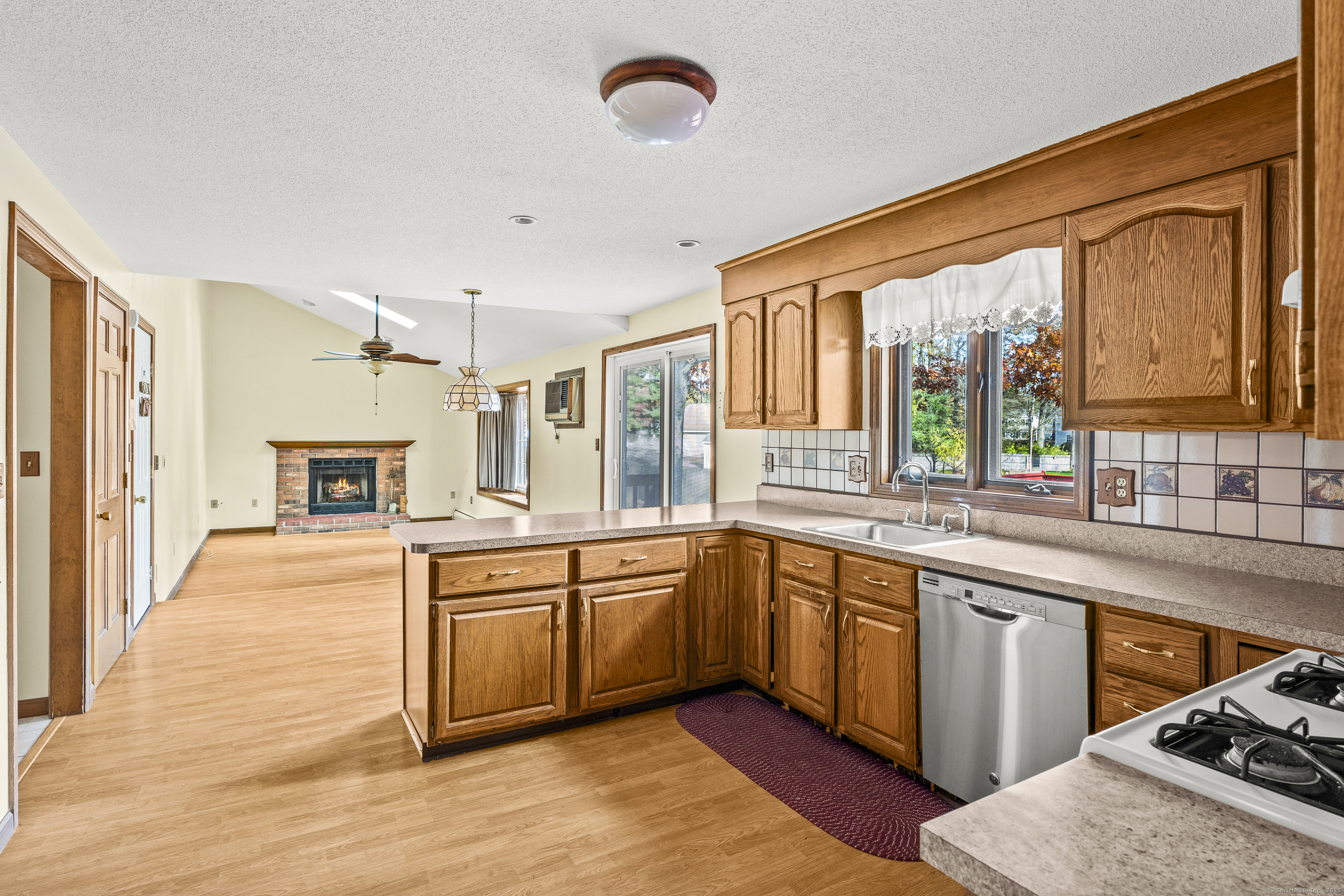 40 Melody Lane East Hartford CT 06118