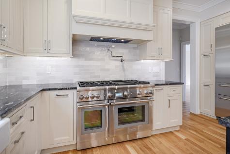 19 Ives Court Ridgefield CT 06877