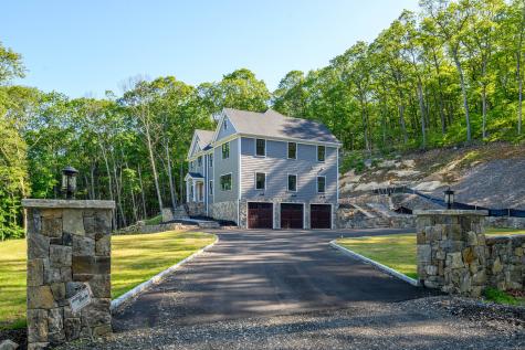19 Ives Court Ridgefield CT 06877