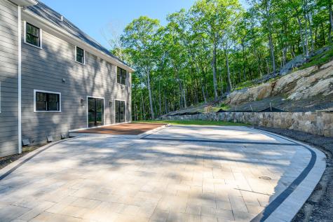 19 Ives Court Ridgefield CT 06877