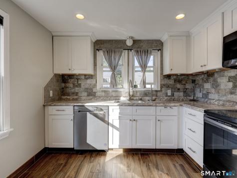 123 Glenwood Street Manchester CT 06040